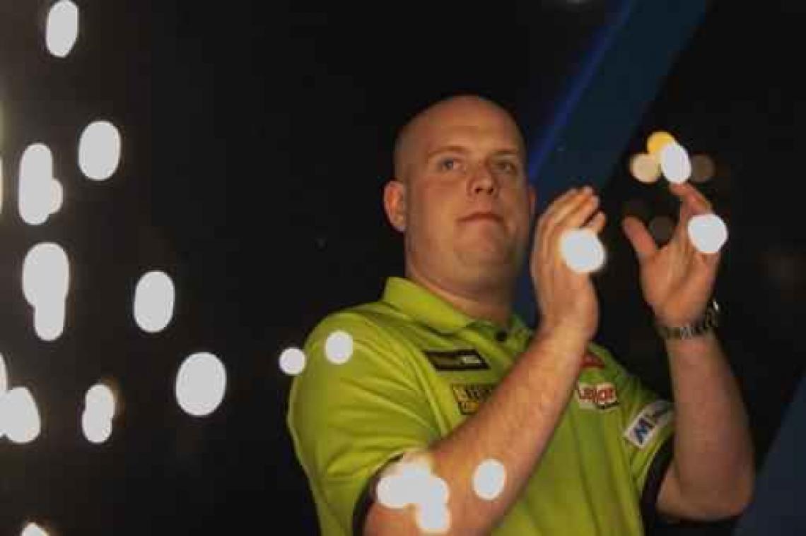 PDC WK darts - Debutant Rob Cross houdt titelverdediger Michael van Gerwen uit finale