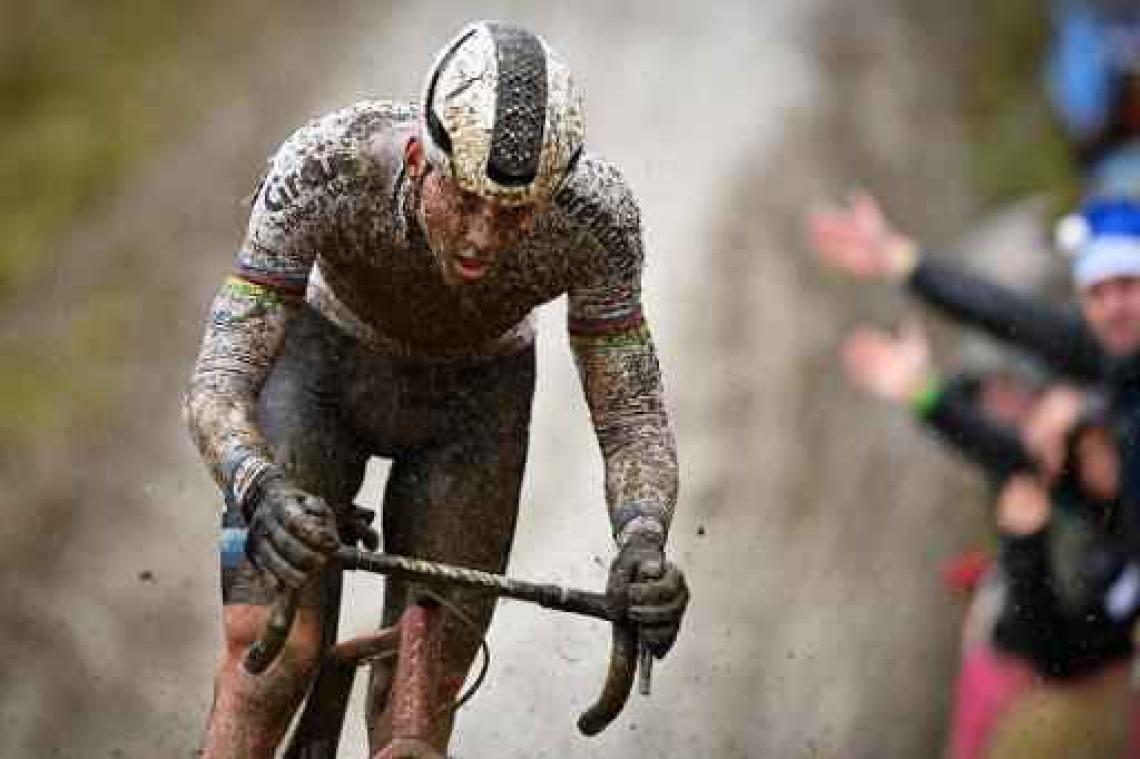DVV Trofee - Baal - Van der Poel wil topvorm aanhouden: "Belangrijkste crossen moeten nog komen"