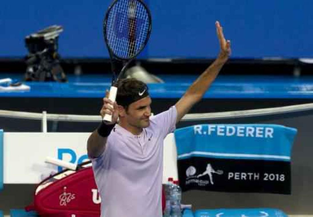 Hopman Cup: Federer klopt Khachanov, Amerikanen spelen met 52-jarige (!) Pat Cash