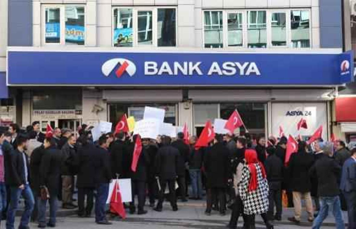 Turkije wil arrestatie van 68 aandeelhouders van Gülen-bank