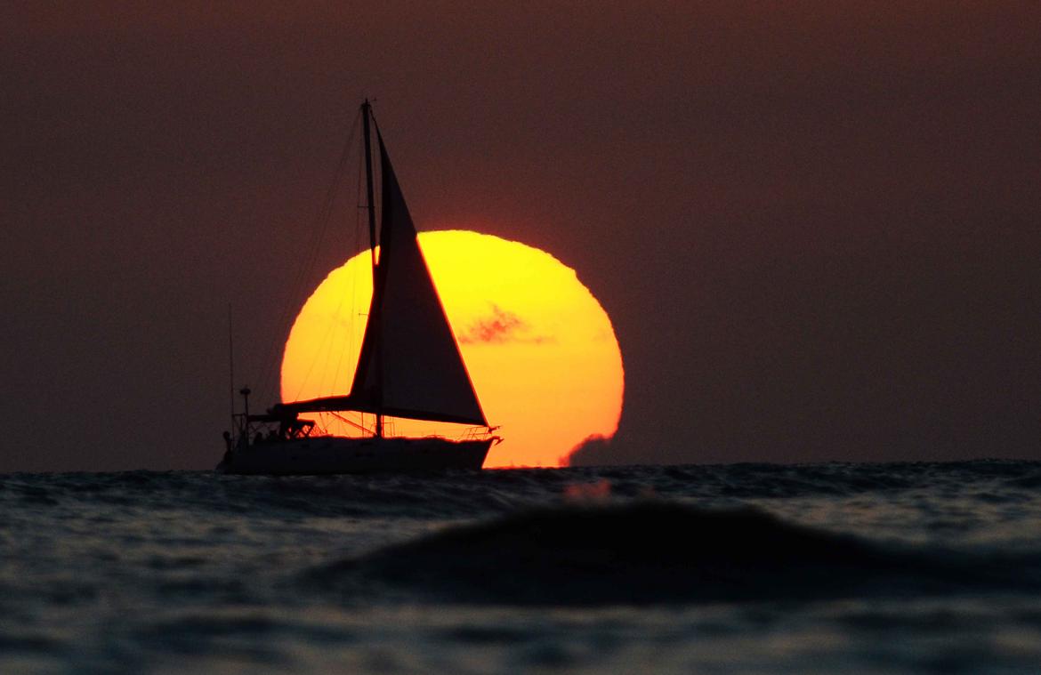 Australiër dobberde honderd dagen op zee in een zelfgemaakte boot