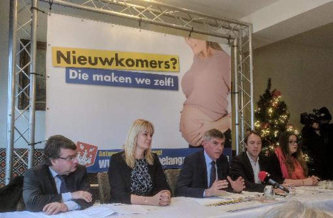 Vlaams Belang wil "jonge autochtone gezinnen" naar Antwerpen lokken