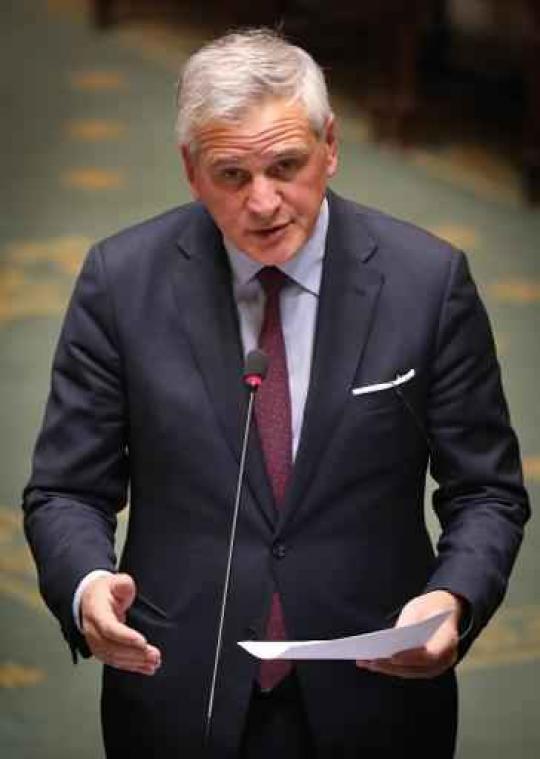 Wie regering laat vallen, speelt met vuur, waarschuwt Kris Peeters