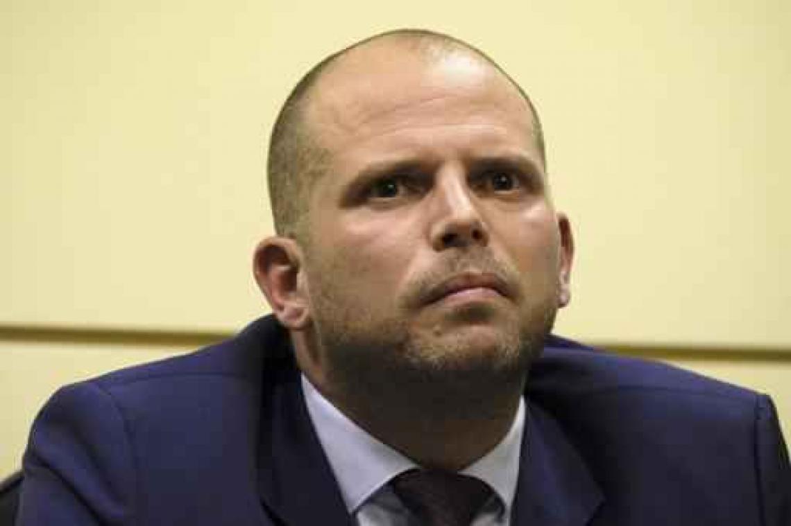 CdH eist ontslag van Theo Francken