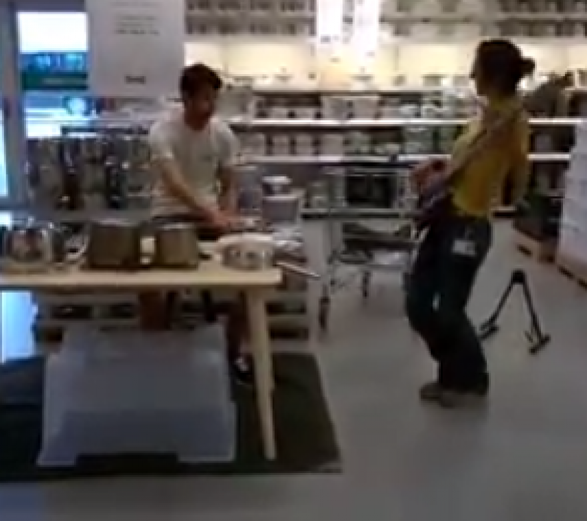 Werknemers Ikea mogen drummen in de winkel