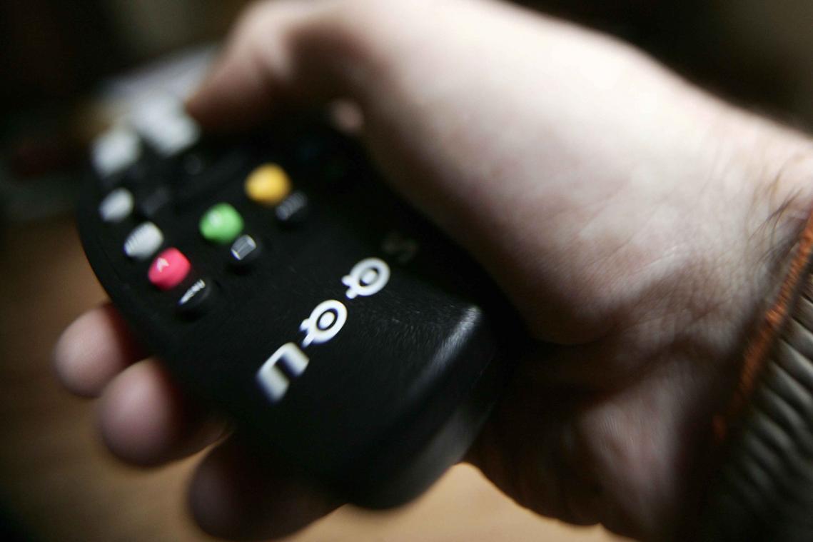 Man vermoordt vrouw omdat ze van televisiezender verandert