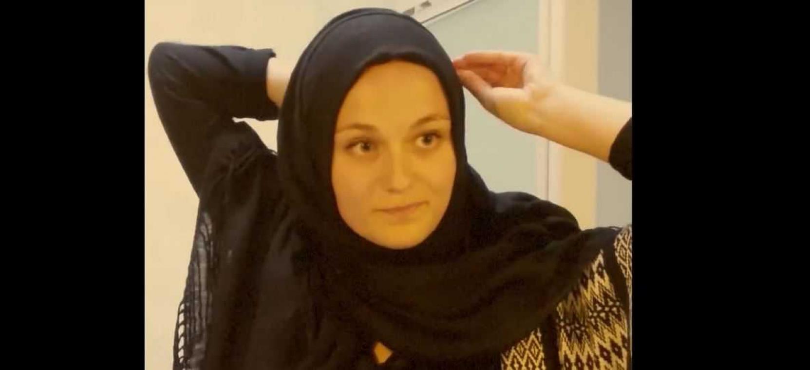 Studente draagt sluier als sociaal experiment