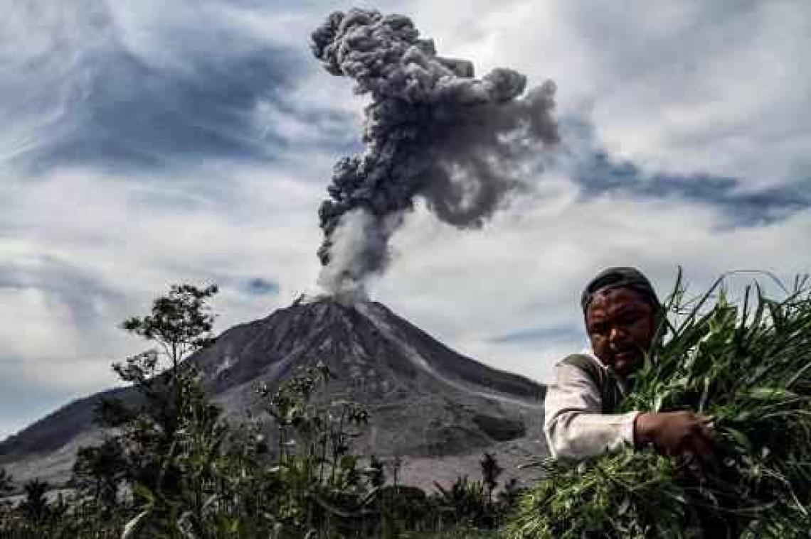 Sinabungvulkaan op Indonesië spuwt opnieuw as