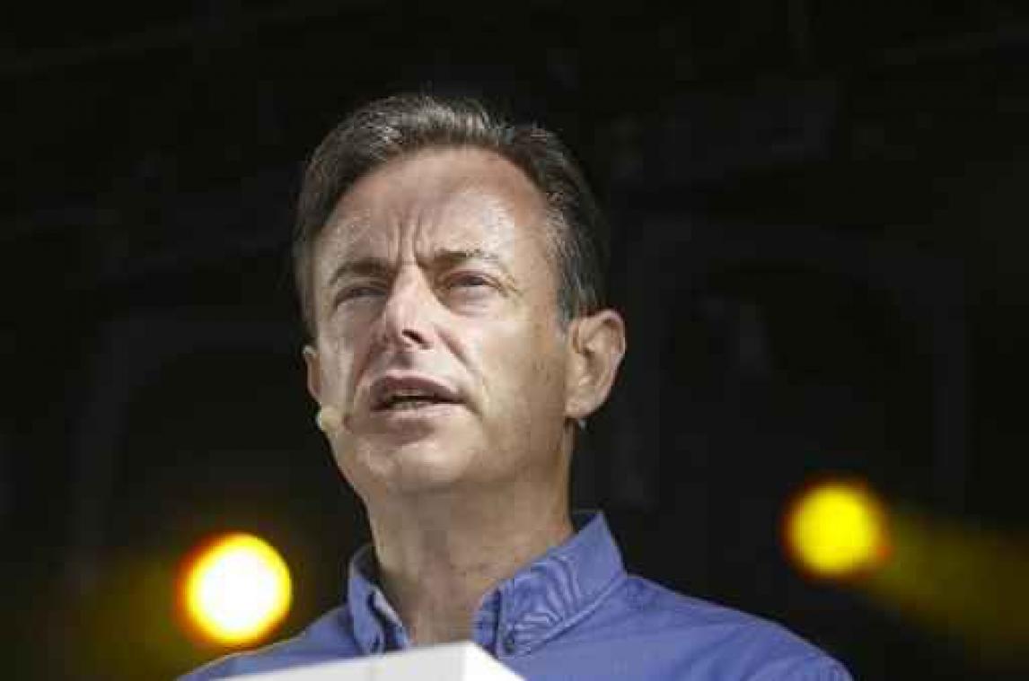 Land Invest - De Wever wil aanbevelingen integriteitsbureau bestuderen