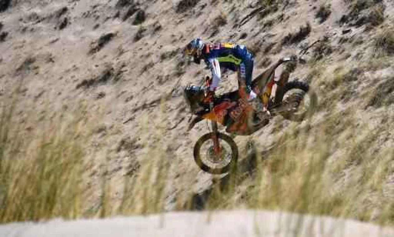 Dakar 2018 - Leider Adrien Van Beveren valt en geeft op, Matthias Walkner grijpt de macht