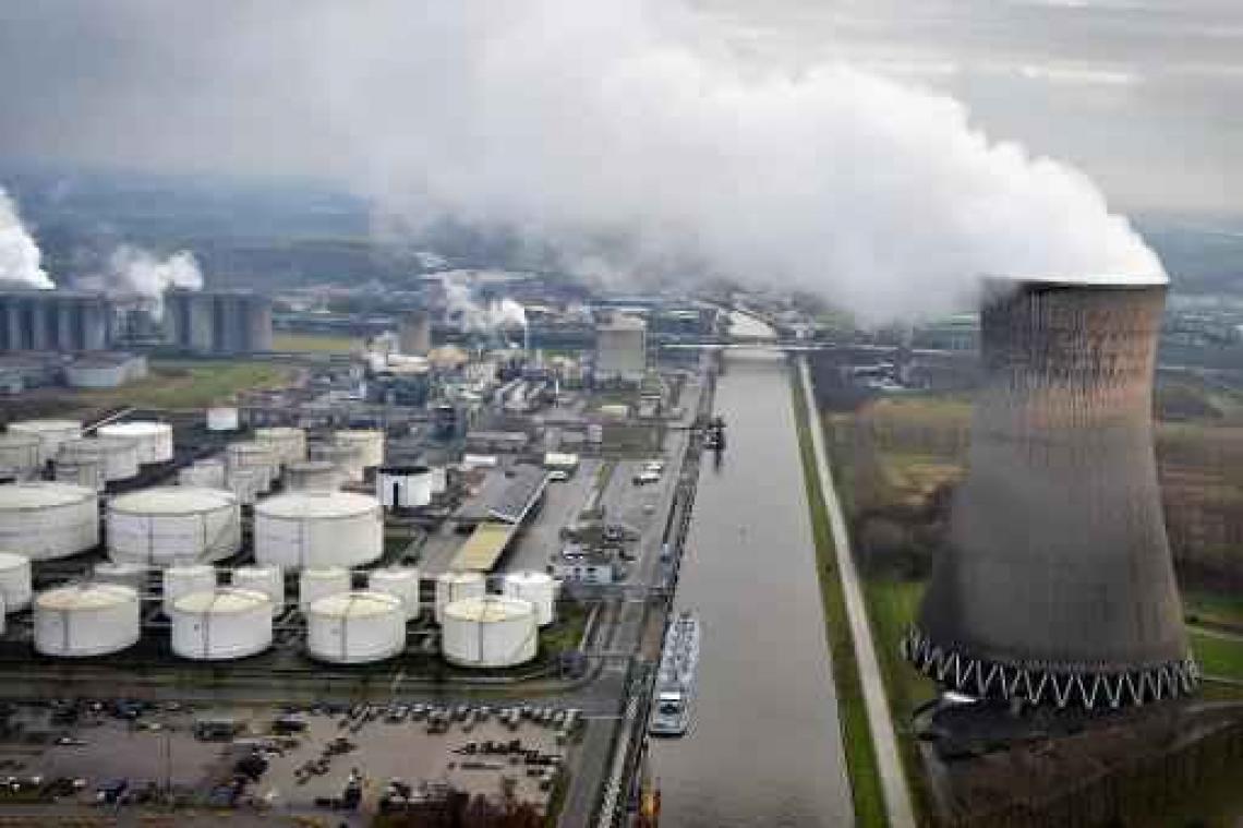 Haven van Gent ligt stil door stormweer