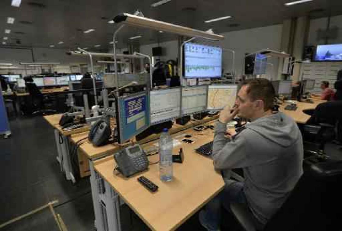 Noodnummer 1722 overbelast, Antwerpen start eigen callcenter