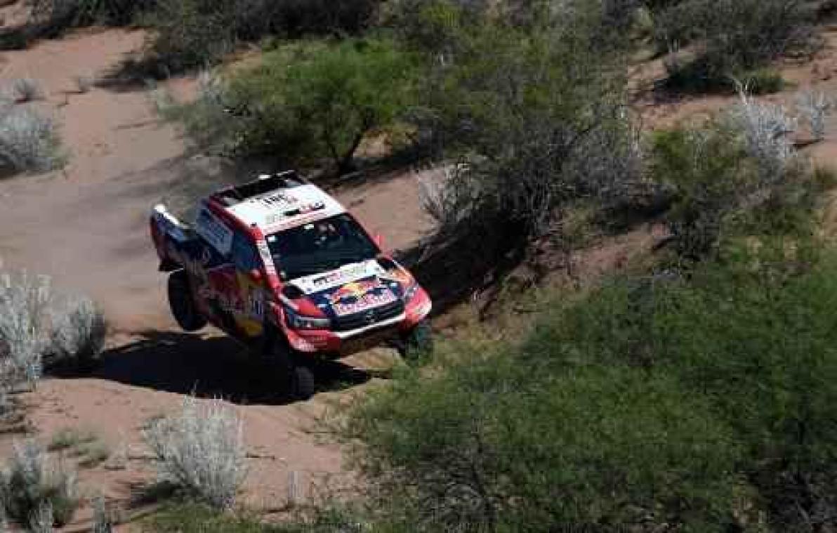 Dakar 2018 - Nasser Al-Attiyah wint dertiende etappe, Carlos Sainz stevent op eindzege af