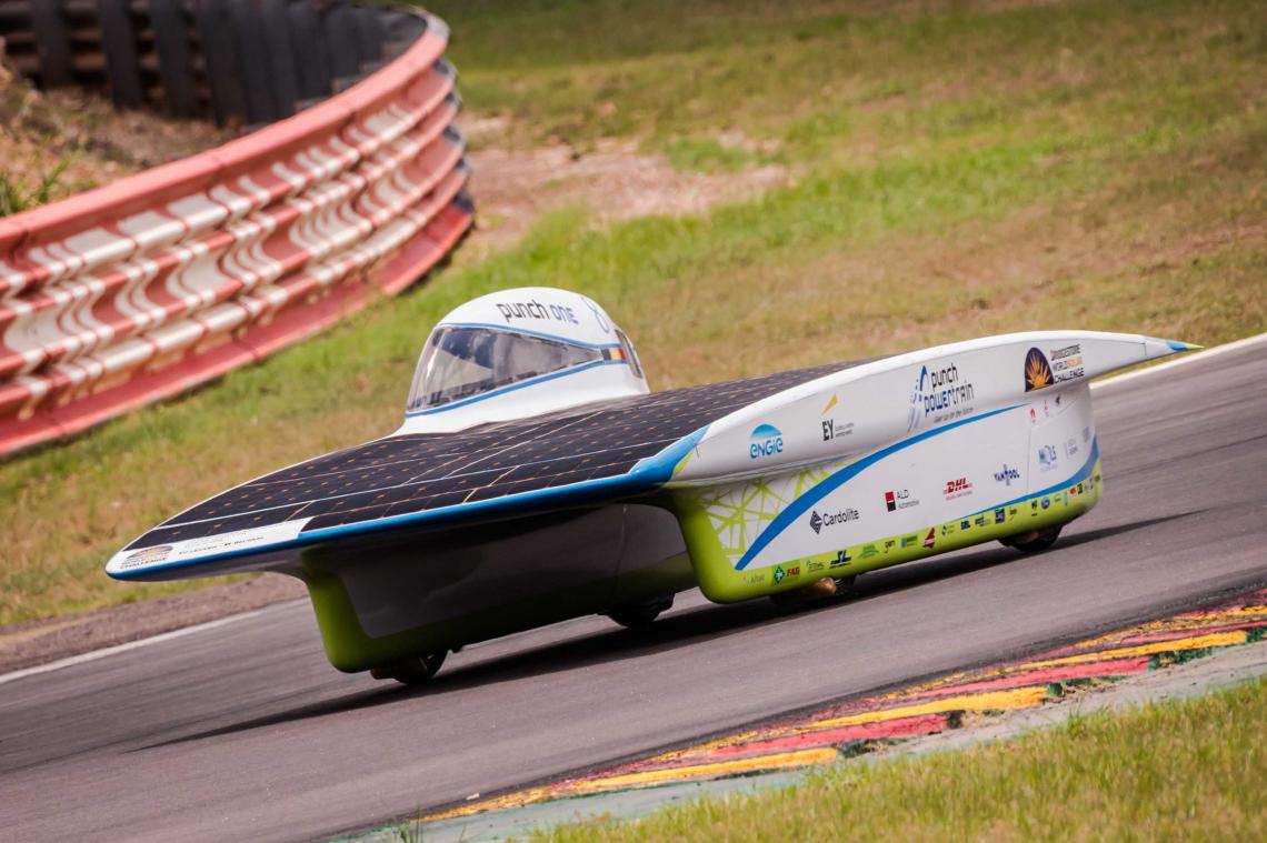 Belgische studenten starten goed in zonnerace