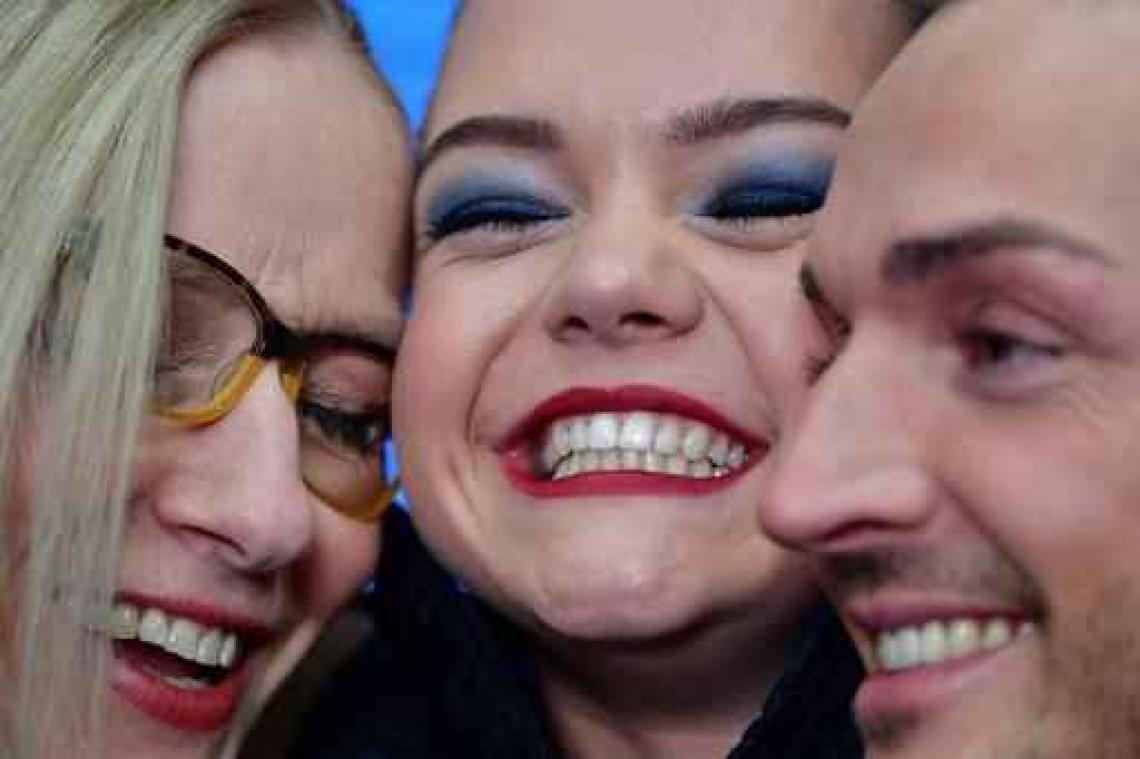 EK kunstschaatsen - Loena Hendrickx verbaast met knappe vijfde plaats in Moskou