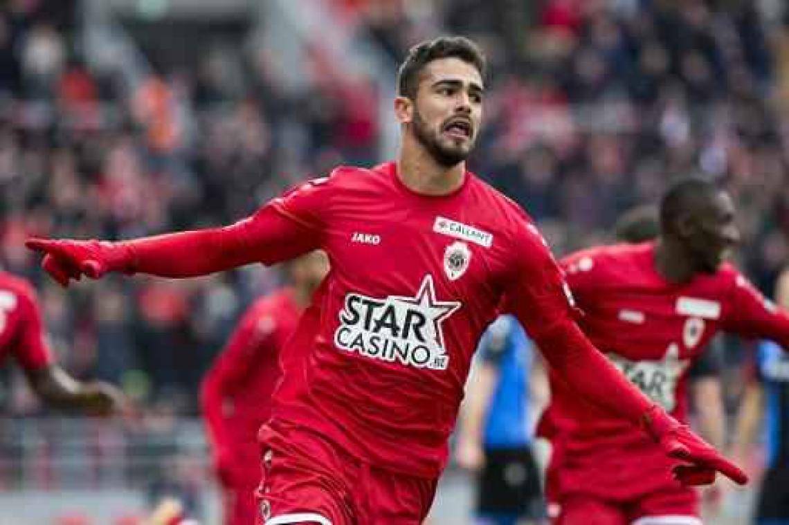 Leider Club Brugge ontloopt in blessuretijd nederlaag op bezoek bij Antwerp