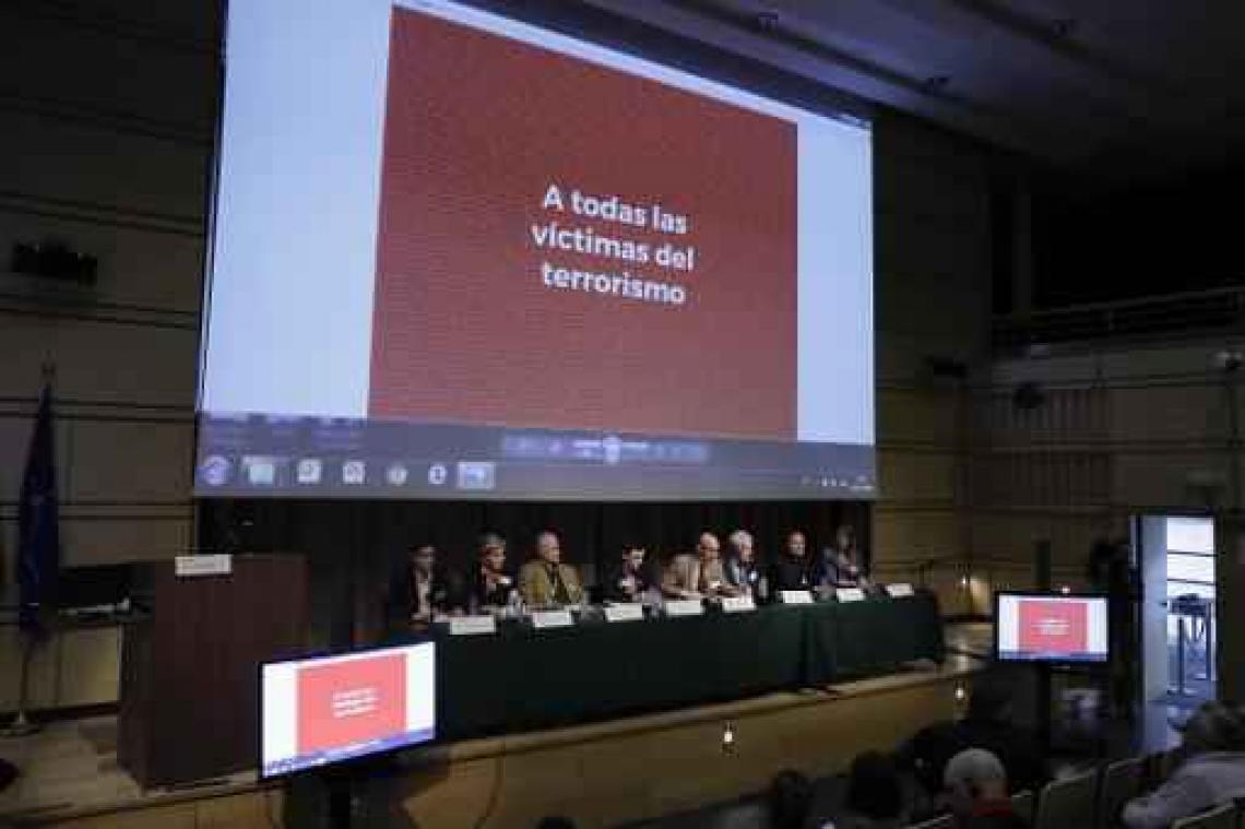 Slachtoffers en nabestaanden aanslagen Brussel voelen zich aan hun lot overgelaten door overheid
