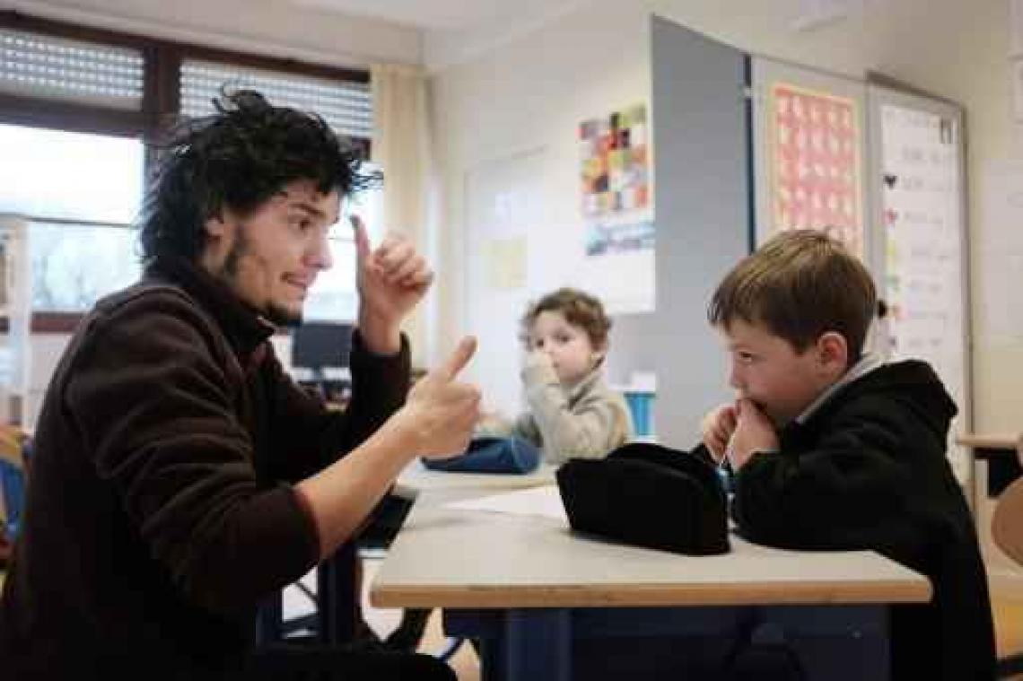 Doven vragen echt 'tweetalig' onderwijs