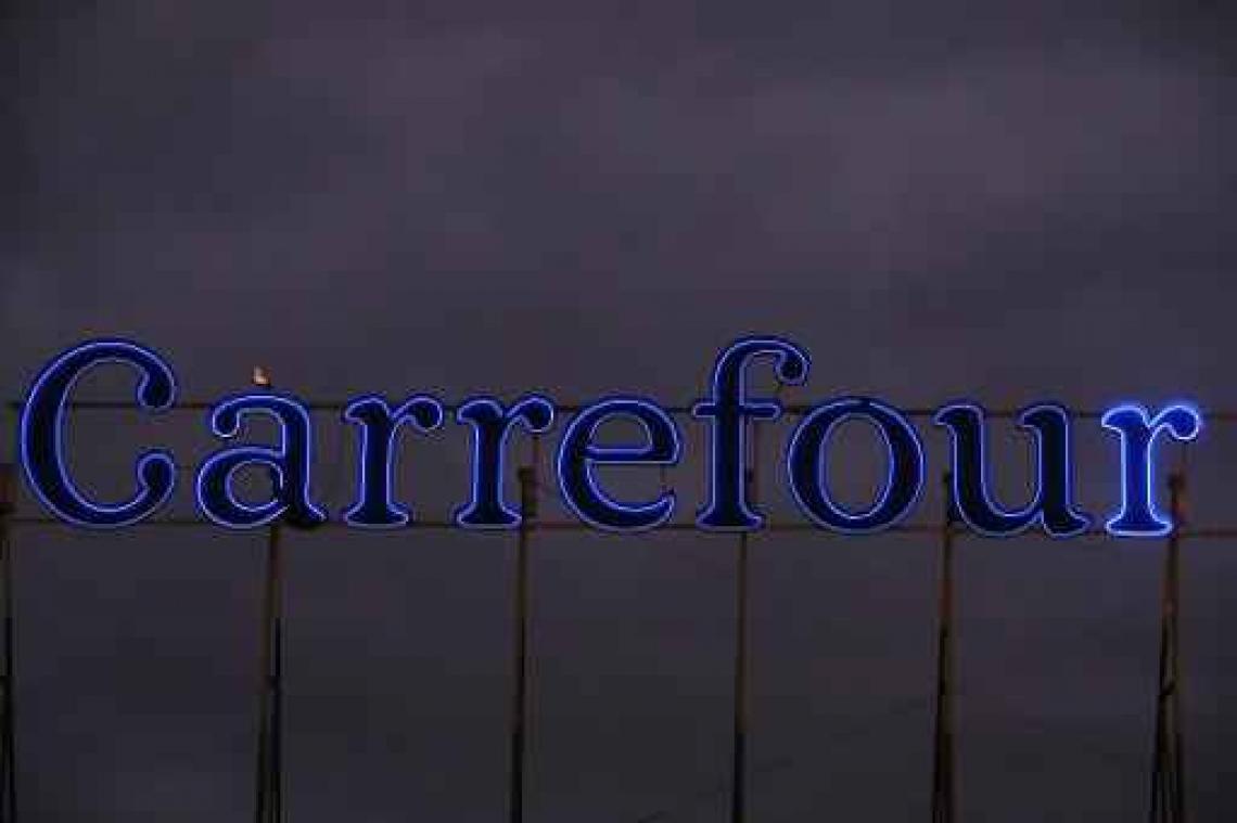 Premier Michel en vicepremier Peeters spreken steun aan werknemers Carrefour uit