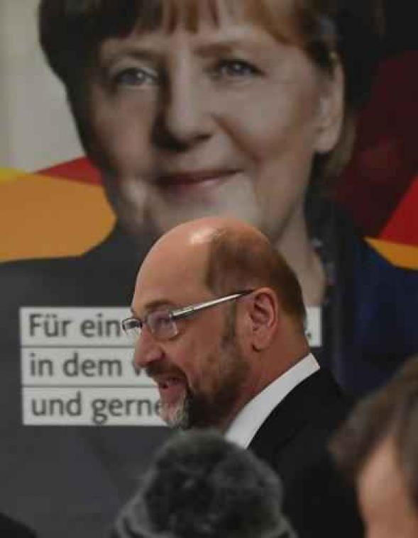 Merkel start "optimistisch maar vastberaden" aan formatiegesprekken