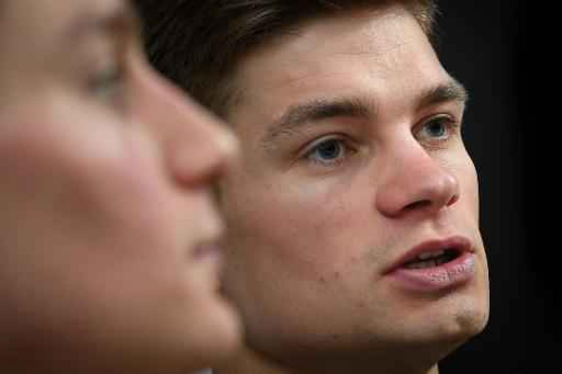 David van der Poel pakt de bloemen in Rucphen