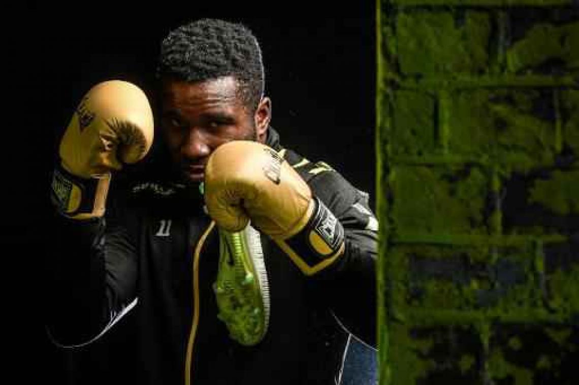 Boksmeeting Antwerpen - Yves Ngabu kroont zich tot Europees kampioen bij de cruisergewichten