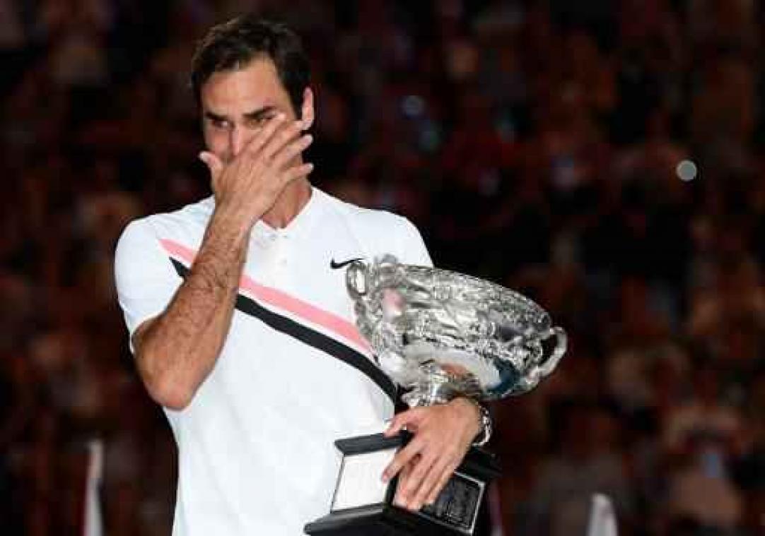 Australian Open - Roger Federer barst na zege in tranen uit