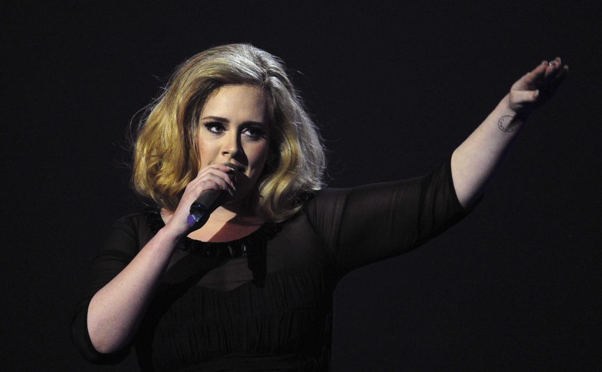 Adele verklapt eindelijk meer over nieuw album '25'