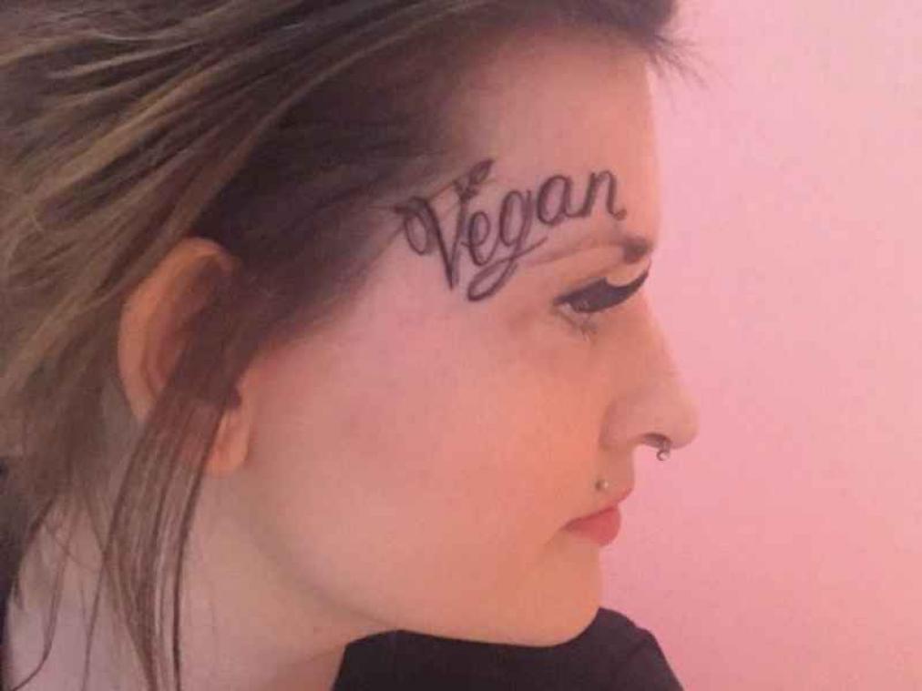 Vrouw met vegan-tattoo is kop van jut op internet