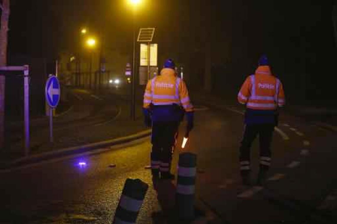 Elf personen zonder geldige papieren opgepakt bij politieactie op snelwegparking Jabbeke