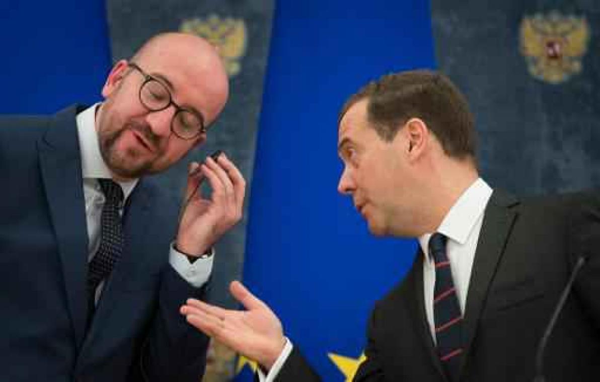 Medvedev onthaalt poging van Michel om dialoog herop te starten als "constructief"