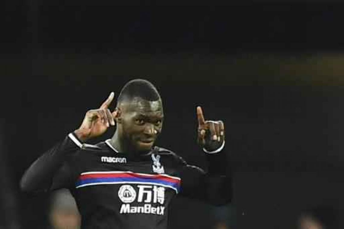 Belgen in het Buitenland - Rode Duivels Benteke en Meunier maken knappe doelpunten