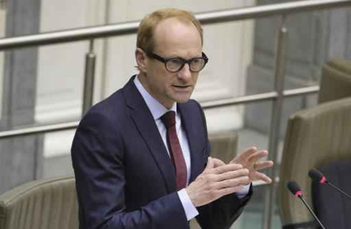 Vlaamse regering "verdient niets" aan terugkommoment rijbewijs