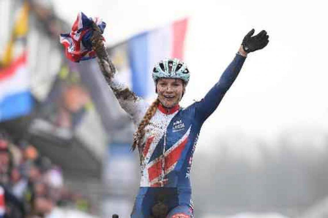 Britse Evie Richards maakt favorietenrol bij beloften waar op WK veldrijden