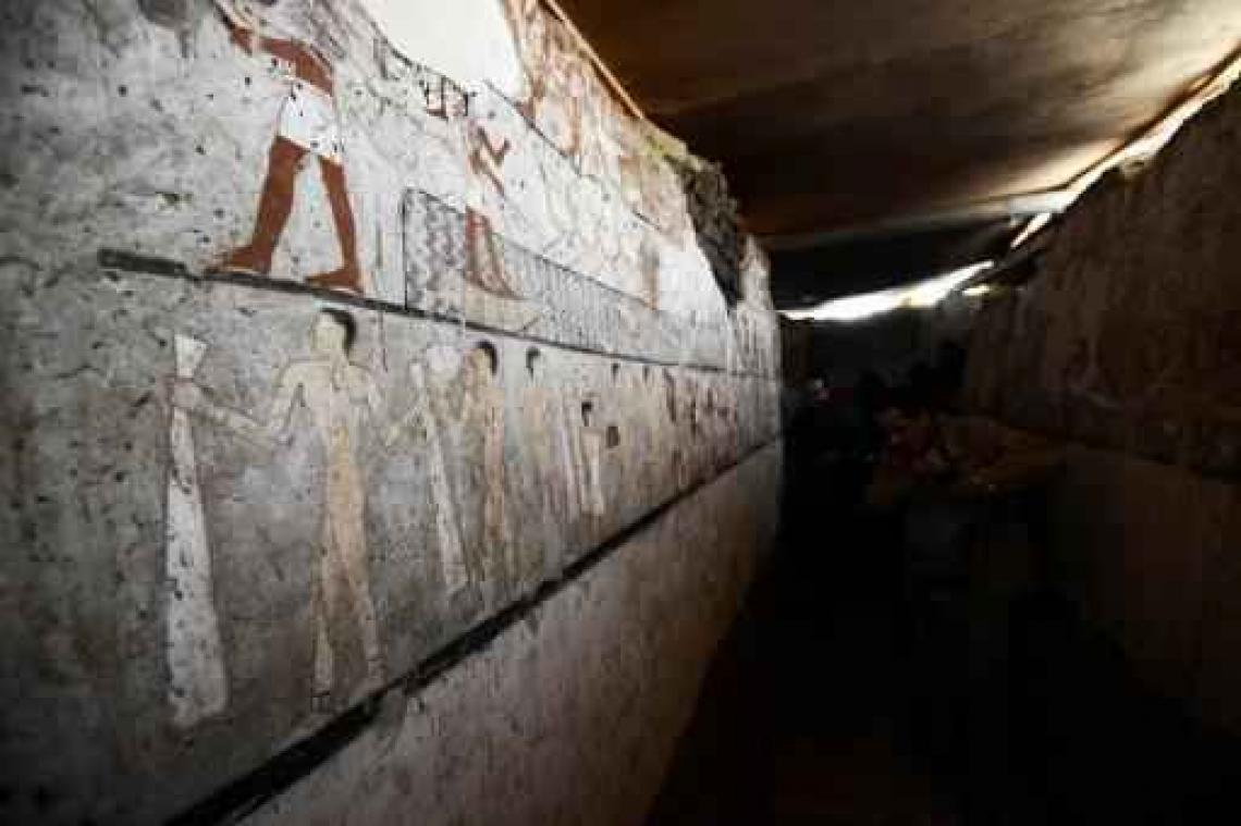 Egypte ontdekt 4.400 jaar oude tombe nabij piramides Gizeh