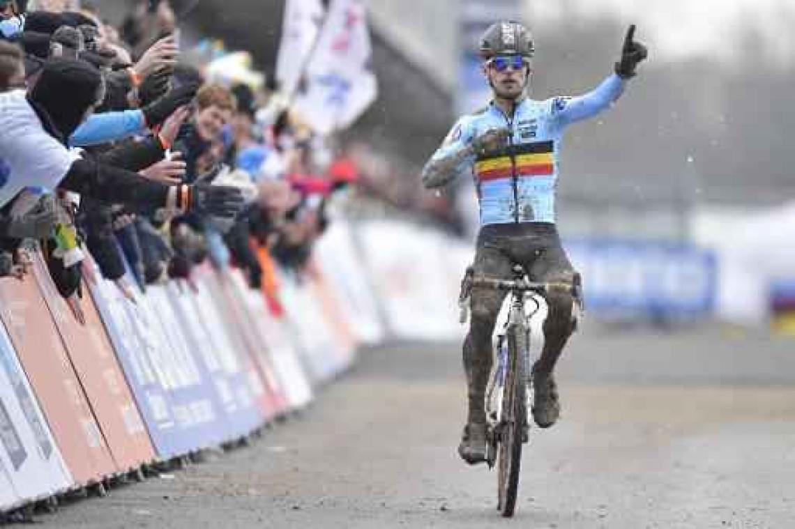Eli Iserbyt pakt het goud bij de beloften op WK veldrijden
