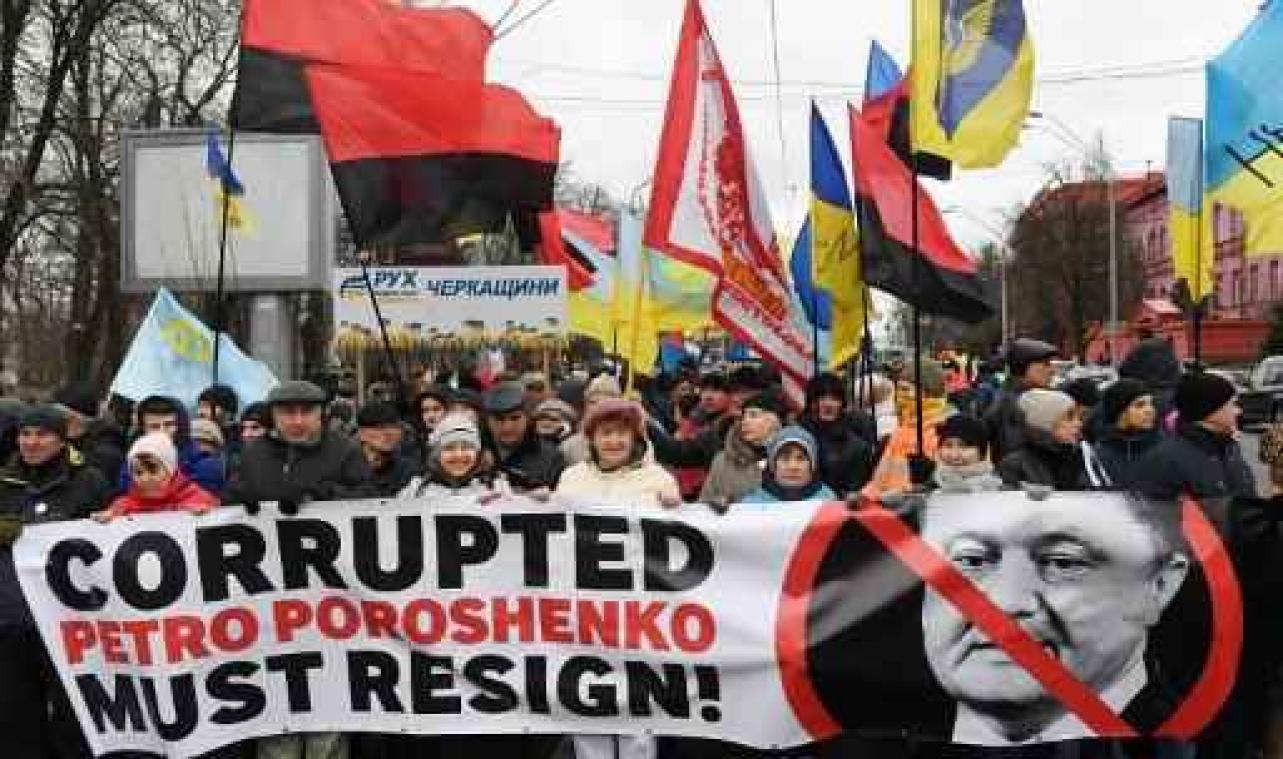 Enkele duizenden manifestanten vragen ontslag Oekraïense president