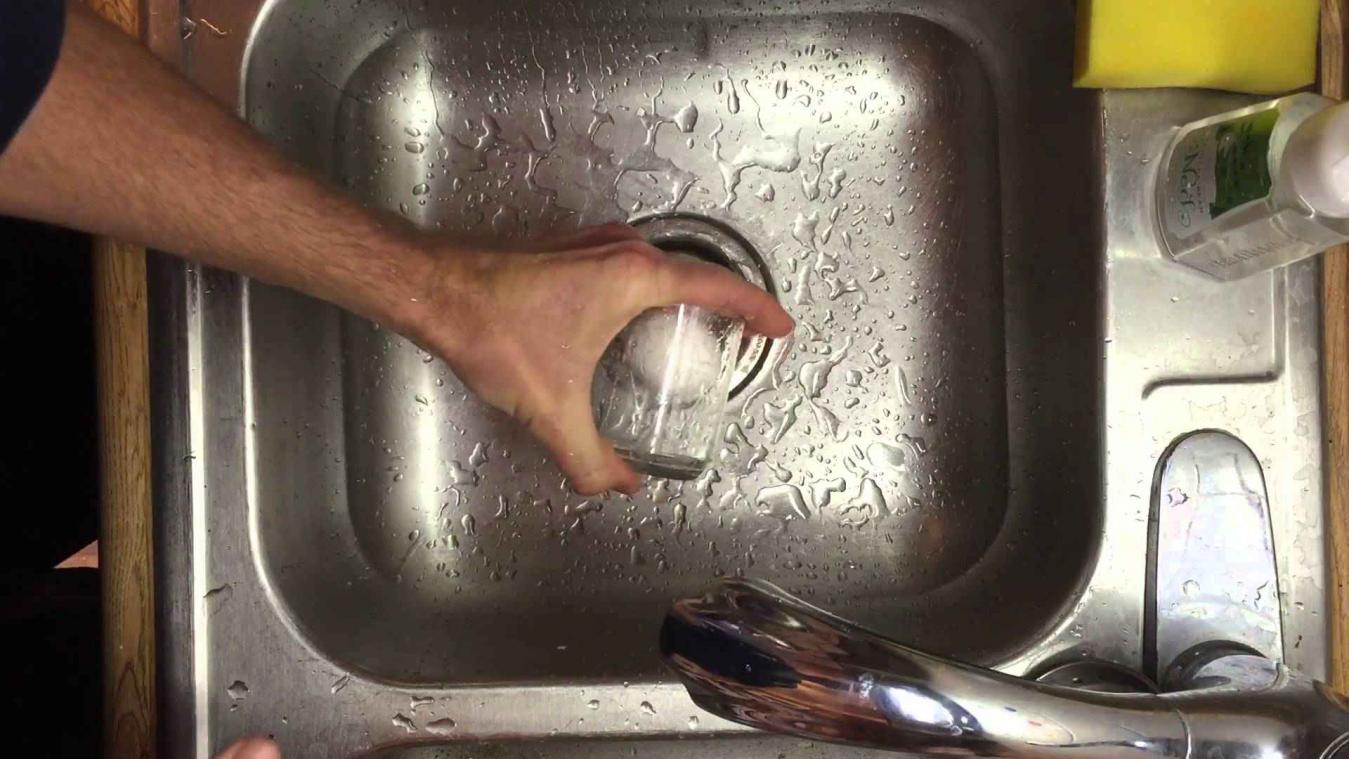 VIDEO. Dankzij deze lifehack wordt een gekookt ei pellen een eitje