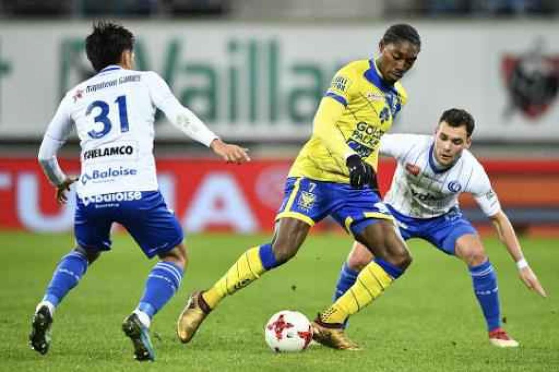 Jupiler Pro League - AA Gent wint met 3-0 van tien Truienaren