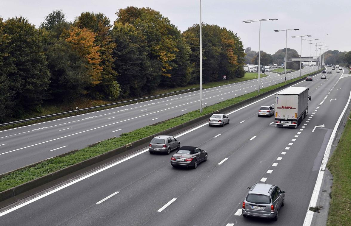"Verdubbel de boetes voor middenvakrijders"