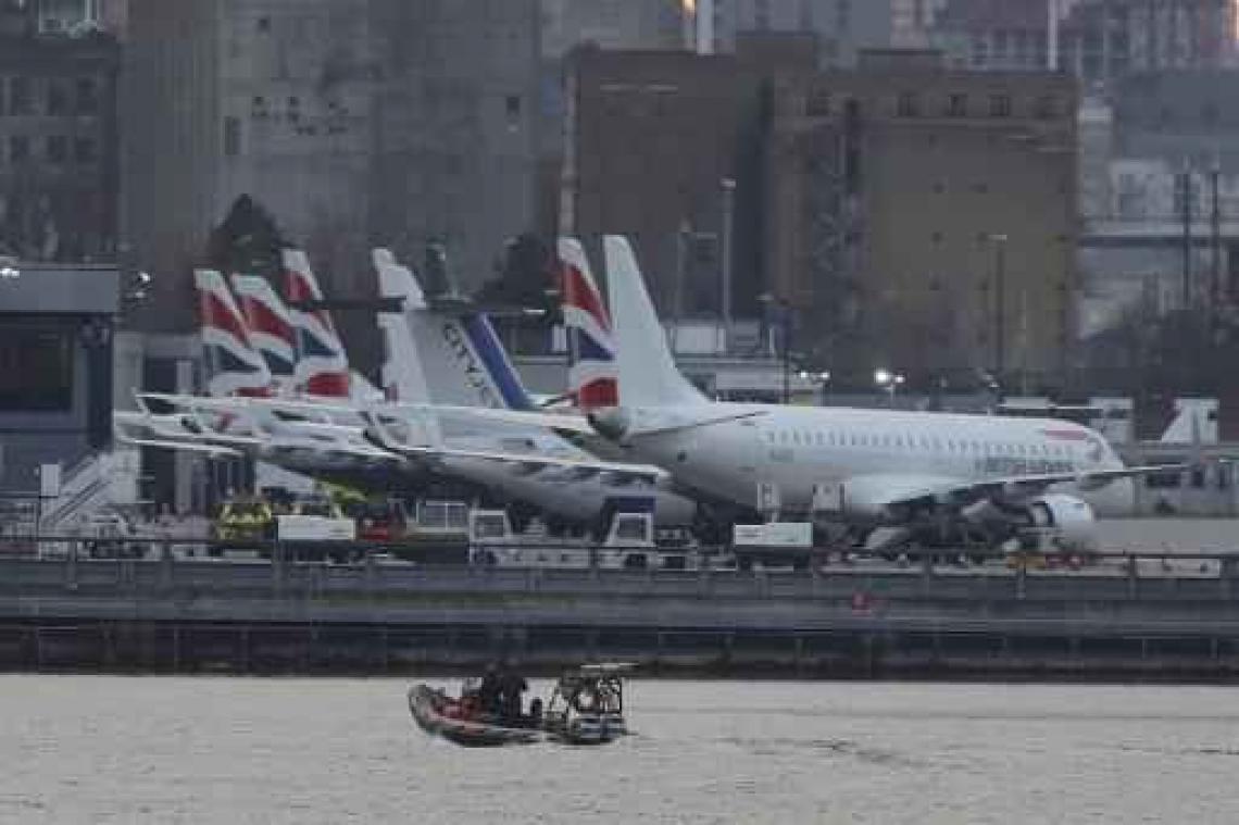 London City Airport - Luchthaven dinsdag weer open, bom ontmanteld
