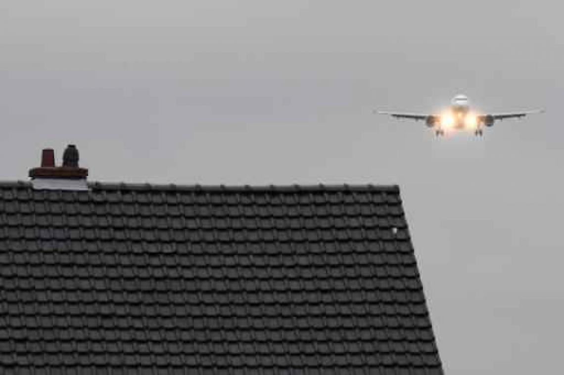 Elf Vlaams-Brabantse gemeenten willen vliegwet forceren