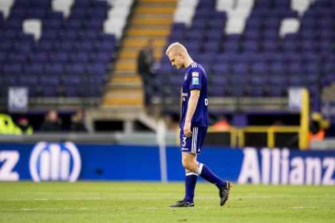 Anderlecht stuurt Olivier Deschacht voor onbepaalde tijd naar de B-kern