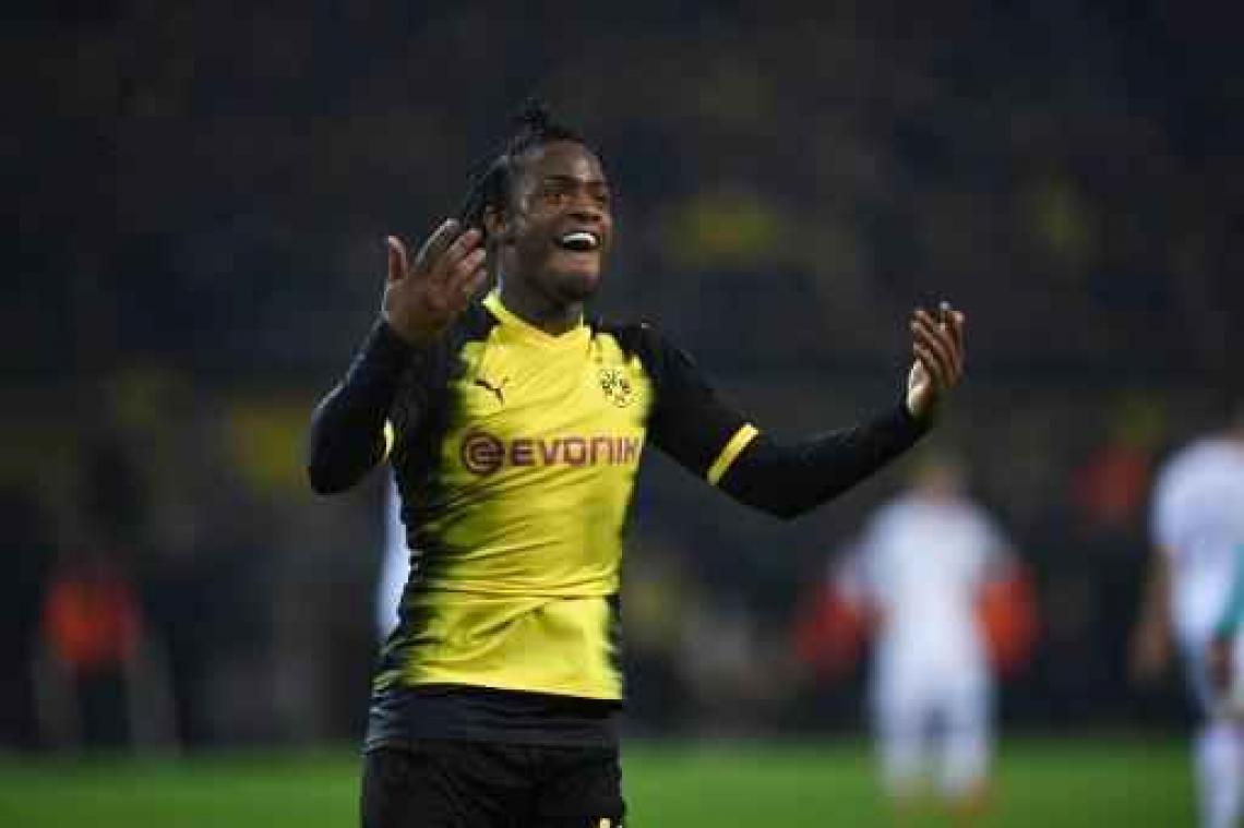 Belgen in het buitenland - Batshuayi schittert bij Dortmund, supersub Januzaj scoort voor Sociedad
