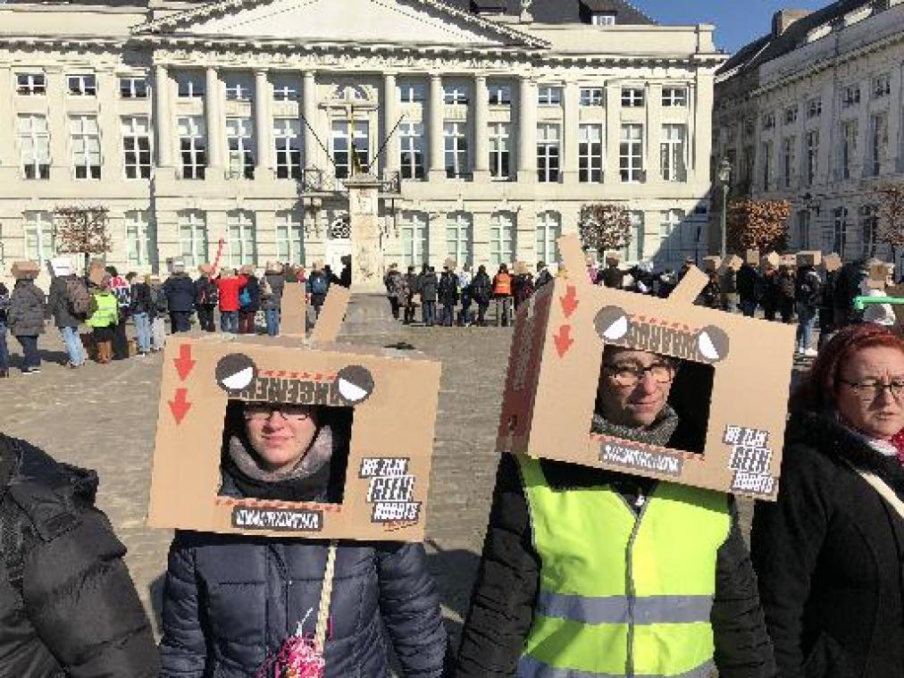 Armoedeverenigingen trekken met waardigheidsmars door Brussel