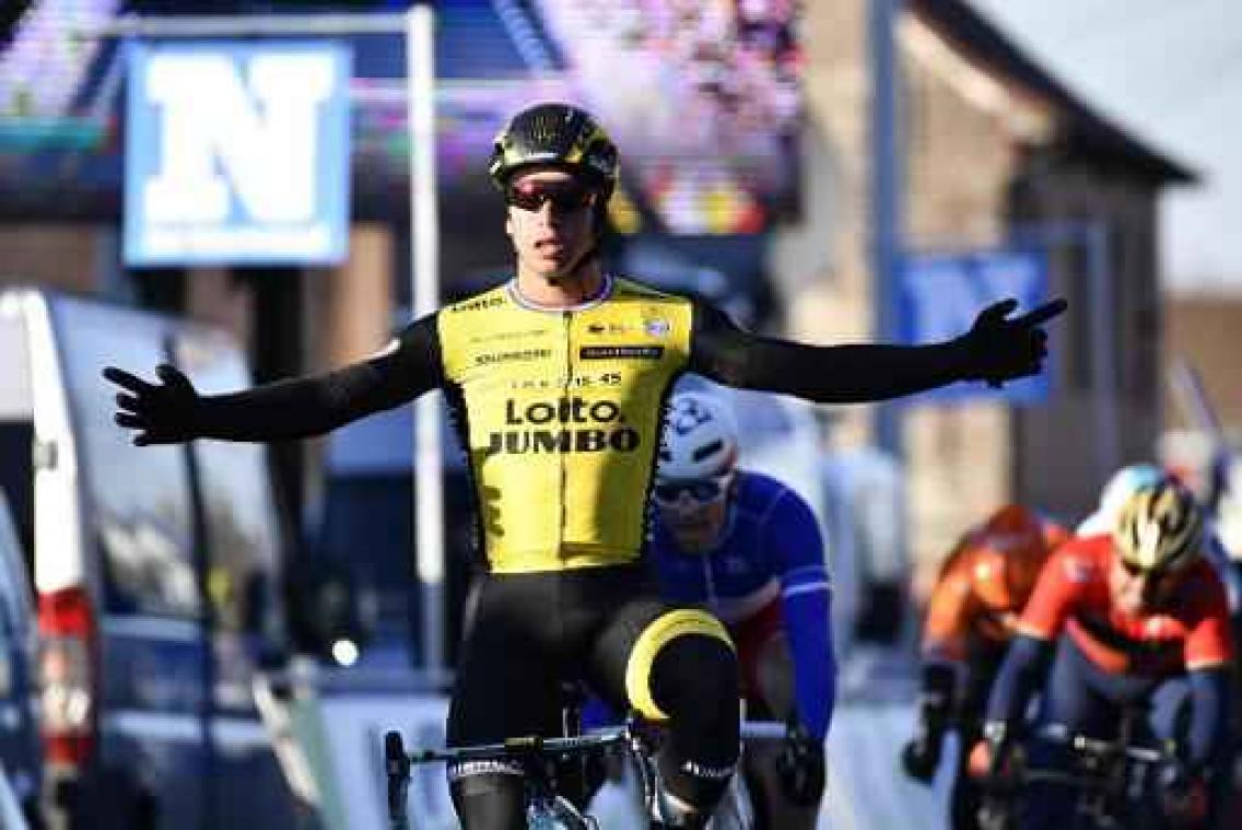 Dylan Groenewegen snelste in massasprint Kuurne-Brussel-Kuurne
