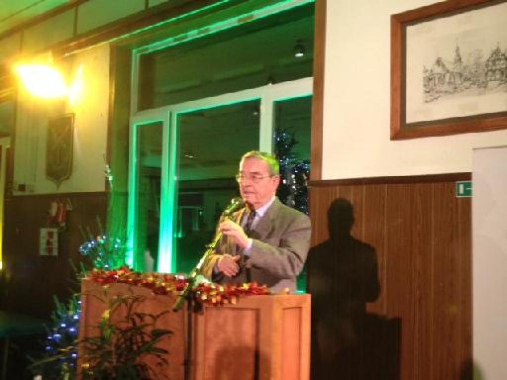 Louis Tobback valt N-VA aan over plaatsing panelen 'Leuven Vlaams'