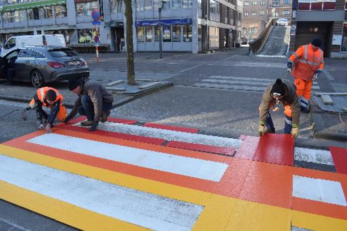 Genk legt eerste regenboogzebrapad van Limburg aan