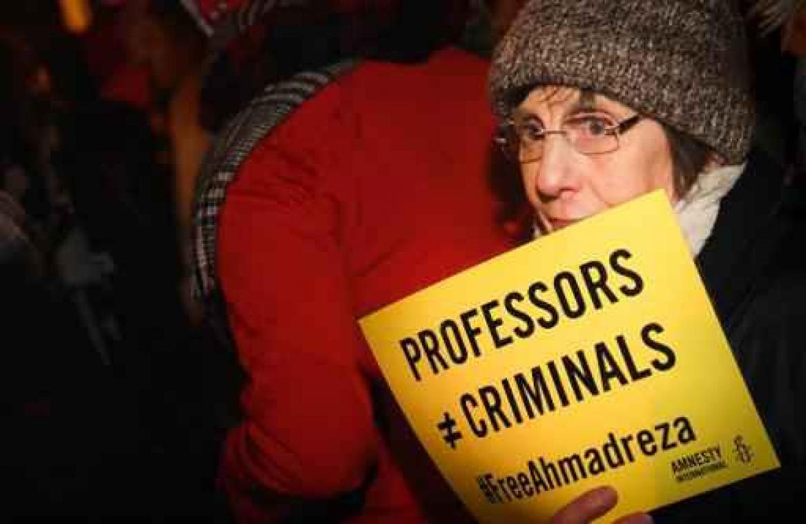 Al meer dan duizend brieven voor Djalali bij schrijfactie VUB en UZ Brussel