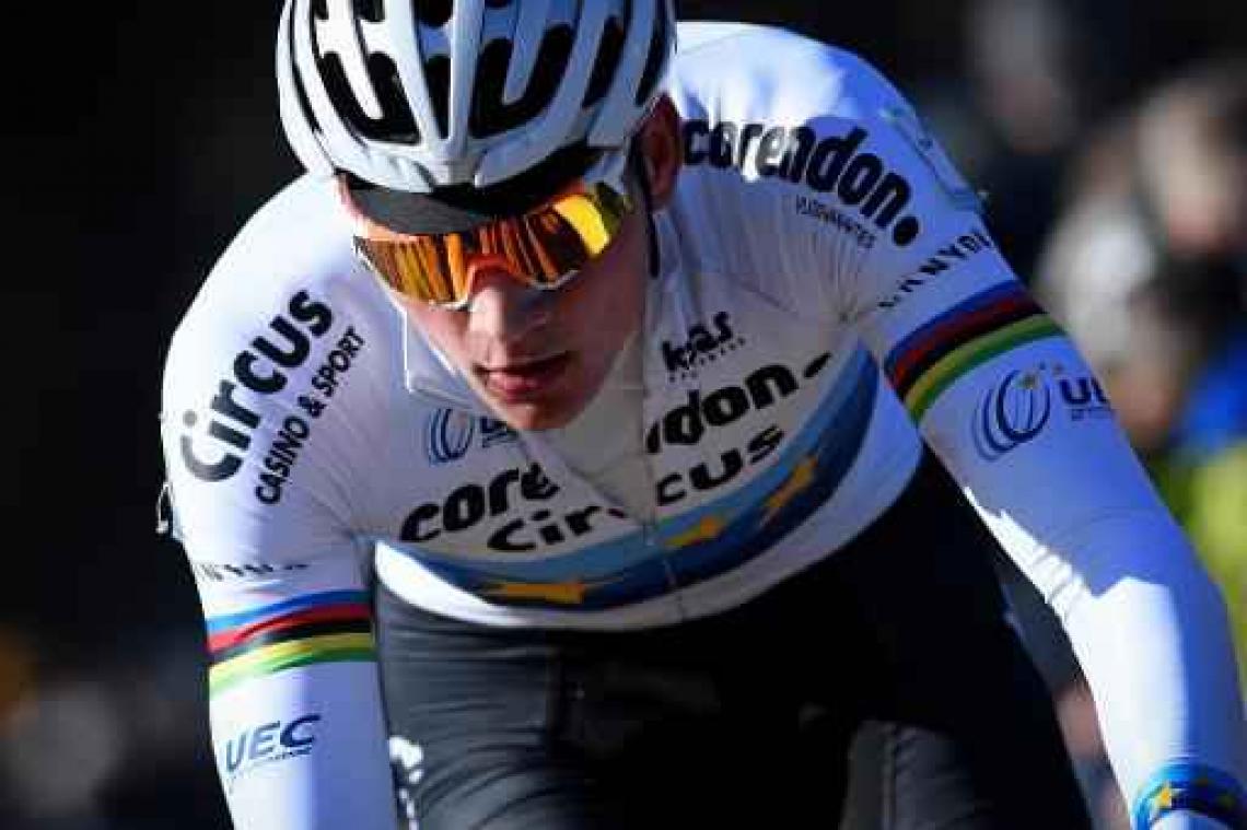 Mathieu van der Poel begint mountainbikeseizoen met derde plaats